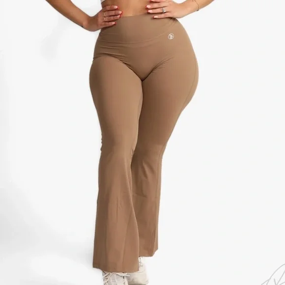 Allure the Brand Brown Flare Pants & matching top both size M - Picture 8 of 10